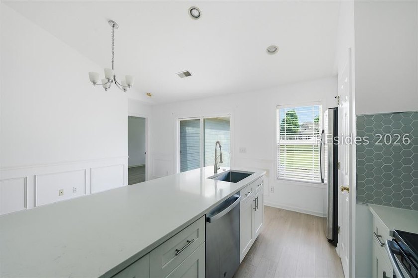 The Oakfield floorplan is a split floor plan, light, open, airy - photo 4