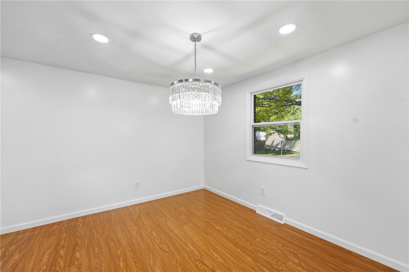 Welcome to 330 Wimbledon Court in West Seneca-a fully renovated - photo 12