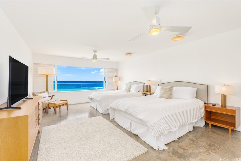 Rare opportunity to own a unique combined oceanfront residence - photo 14