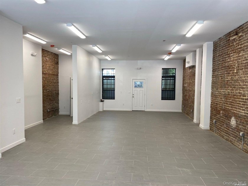 Introducing an exceptional three-story mixed-use building - photo 7