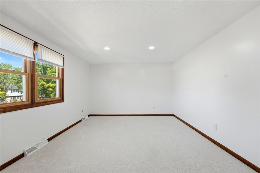 Welcome to 330 Wimbledon Court in West Seneca-a fully renovated - photo 22