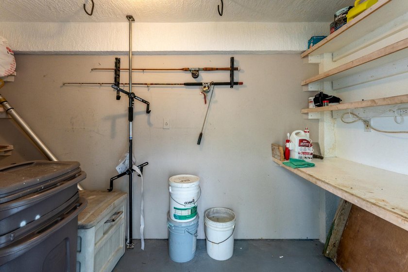 Nicely renovated 2BD/2BA waterfront half-duplex in Key Colony - photo 22