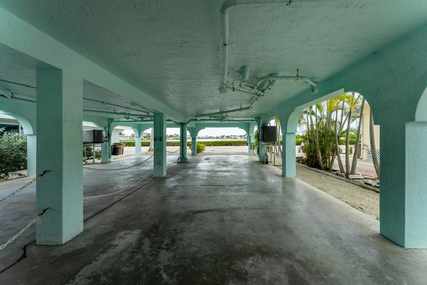 Nicely renovated 2BD/2BA waterfront half-duplex in Key Colony - photo 23