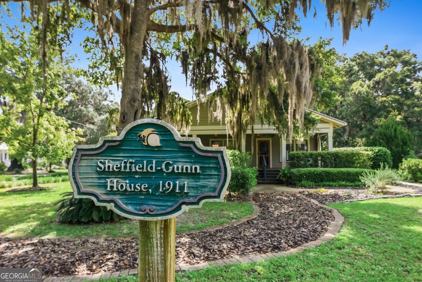 Time travel - The Sheffield-Gunn House is a beautiful historic - photo 4