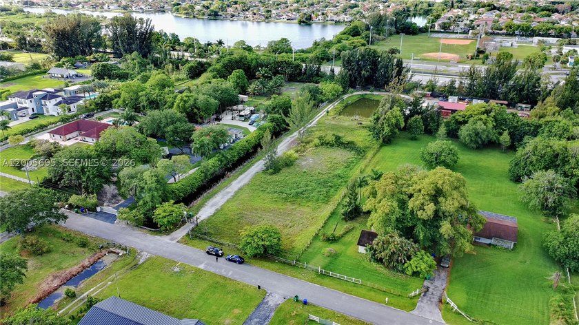 Rare opportunity to build your dream estate in the prestigious - photo 6