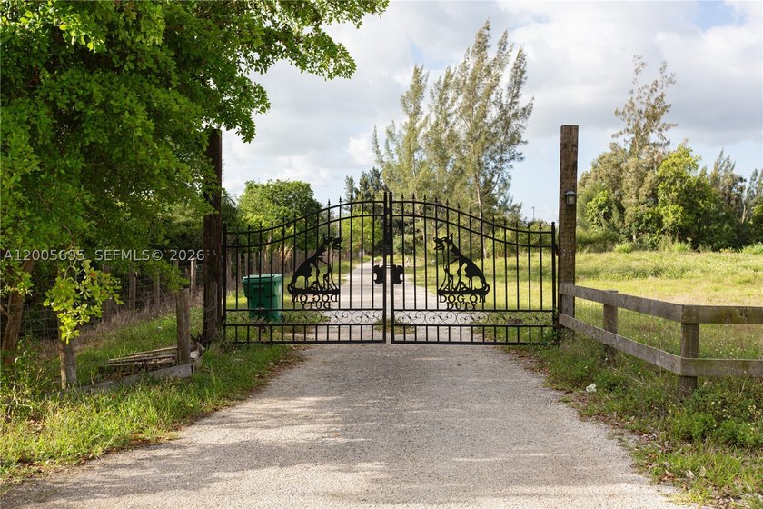 Rare opportunity to build your dream estate in the prestigious - photo 8