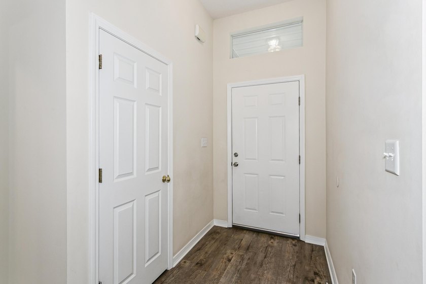 Welcome home to this charming 3-bedroom, 2-bathroom residence - photo 9