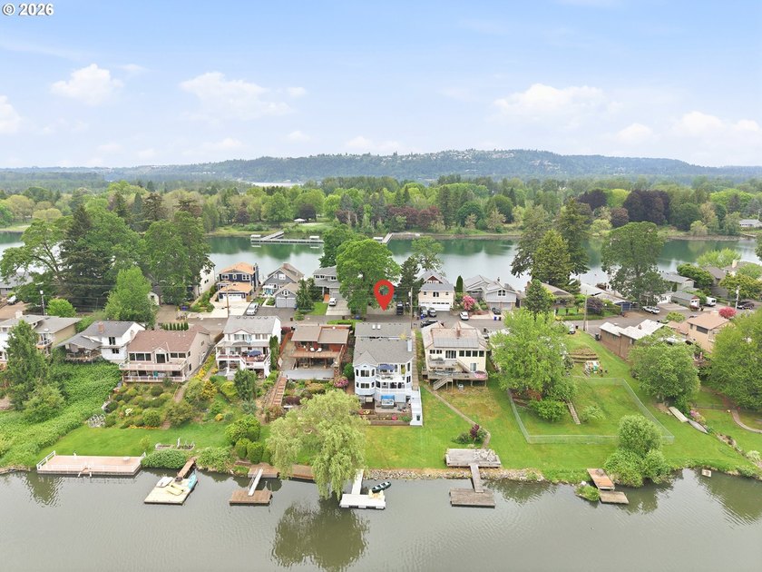 Experience stunning panoramic views that draw you straight to - photo 34