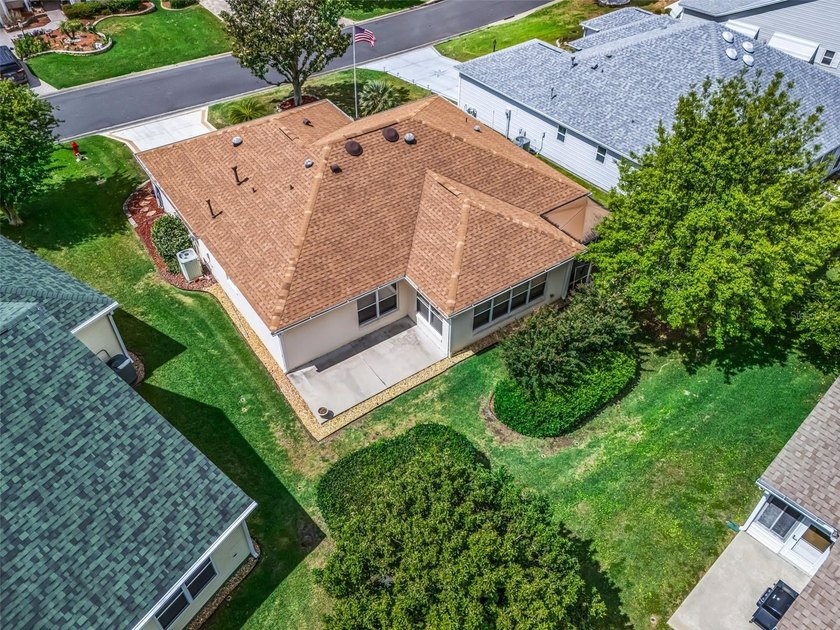 TURNKEY AND WELCOMING, THIS BEAUTIFULLY MAINTAINED 3-BEDROOM - photo 36