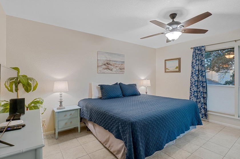 Welcome to coastal living in beautiful Rockport, Texas! This - photo 13