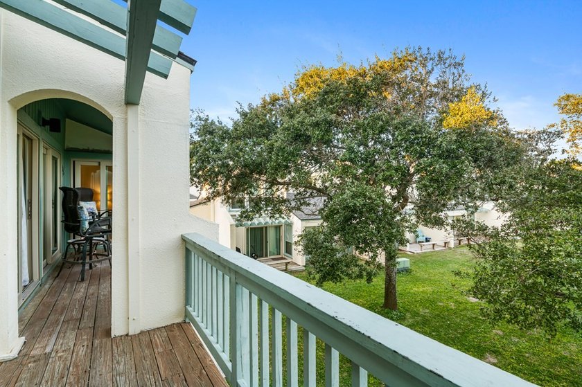 Welcome to coastal living in beautiful Rockport, Texas! This - photo 25