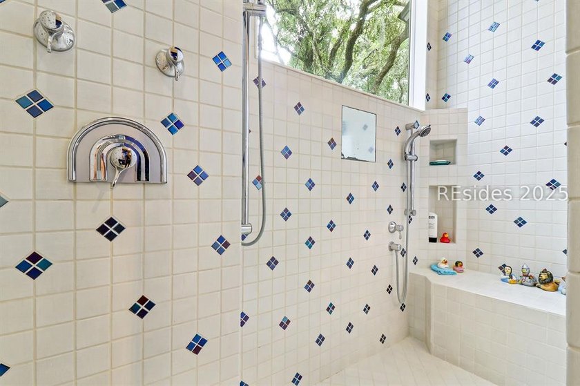 This sophisticated Marsh Island turn-key home offers a perfect - photo 29