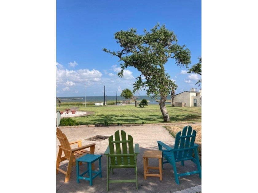 Welcome to coastal living in beautiful Rockport, Texas! This - photo 30