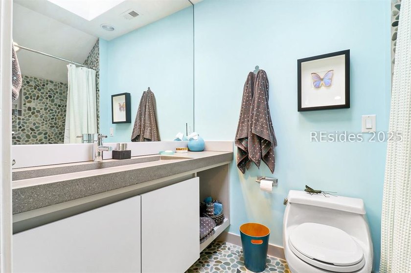 This sophisticated Marsh Island turn-key home offers a perfect - photo 35