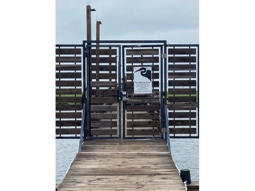 Welcome to coastal living in beautiful Rockport, Texas! This - photo 42