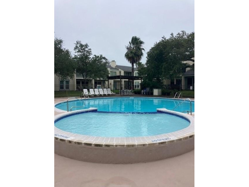 Welcome to coastal living in beautiful Rockport, Texas! This - photo 43