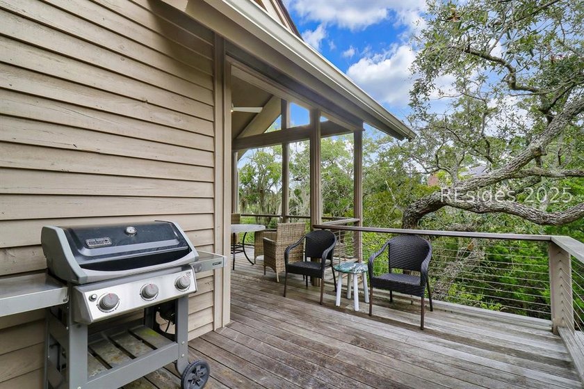 This sophisticated Marsh Island turn-key home offers a perfect - photo 44