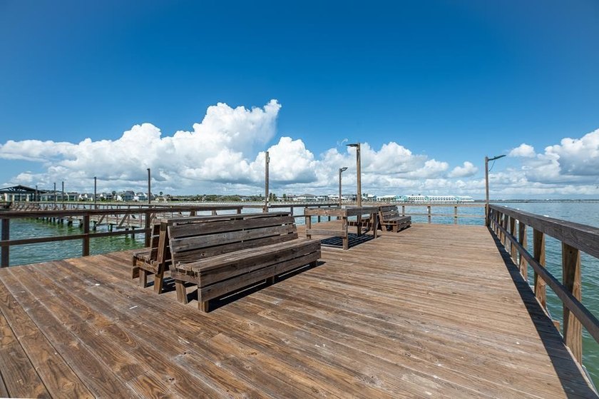 Welcome to coastal living in beautiful Rockport, Texas! This - photo 45