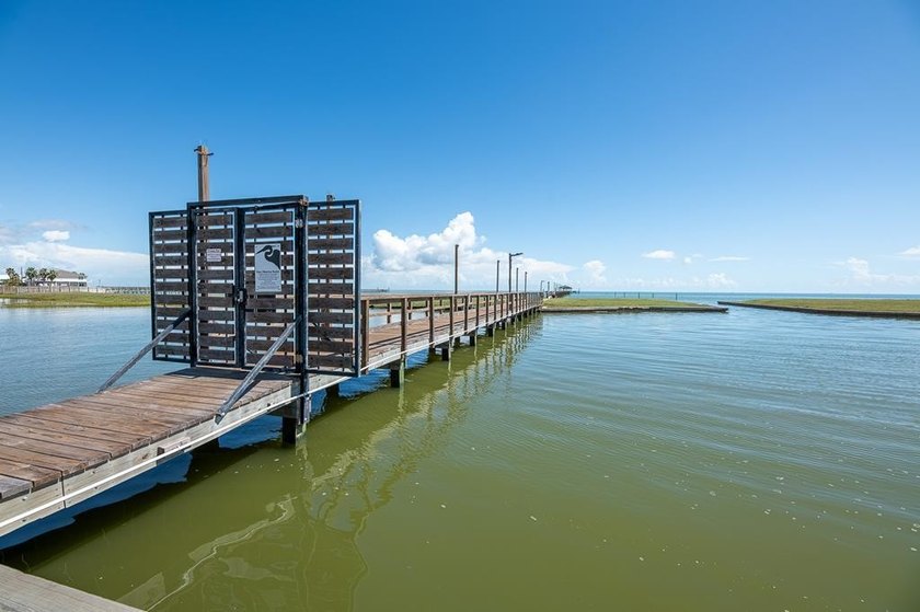 Welcome to coastal living in beautiful Rockport, Texas! This - photo 47