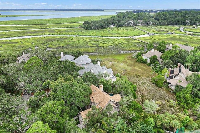 This sophisticated Marsh Island turn-key home offers a perfect - photo 48