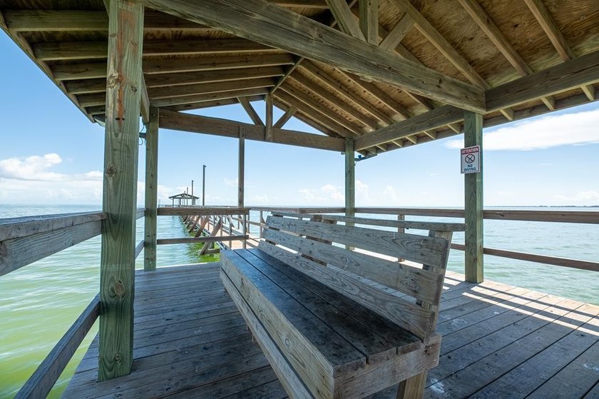 Welcome to coastal living in beautiful Rockport, Texas! This - photo 49