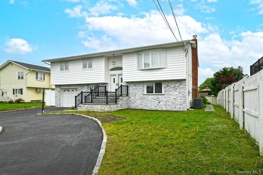 Looking for turnkey in prime location? Look no further. 107 - photo 2