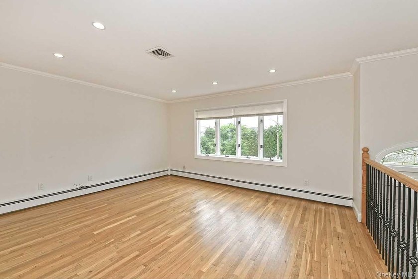 Looking for turnkey in prime location? Look no further. 107 - photo 6
