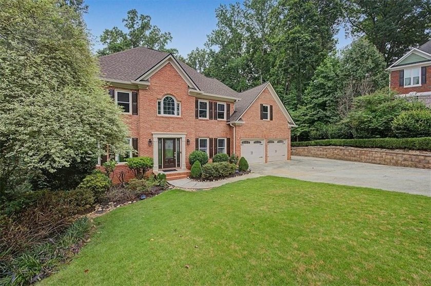 Impressive 5 bedroom , 3.5 bath Executive Home perfectly - photo 4