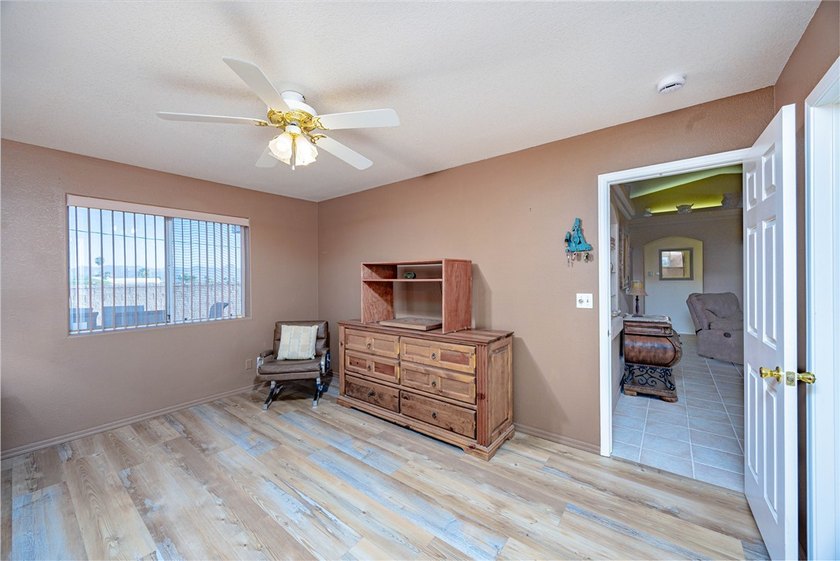 Welcome to this pristine 3BR/2BA home located on a quiet street - photo 12
