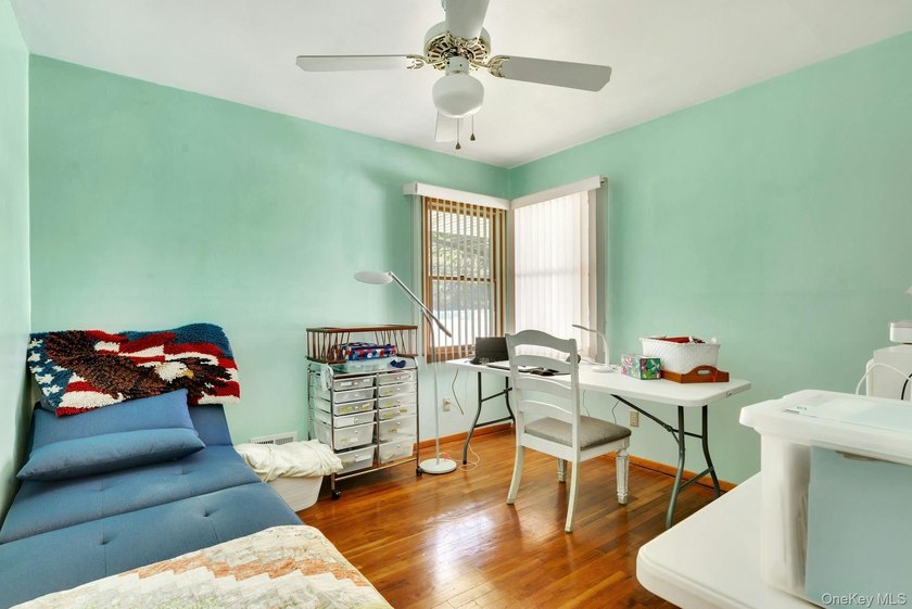 Welcome to 7 Applewood Road located in the Smithtown School - photo 14