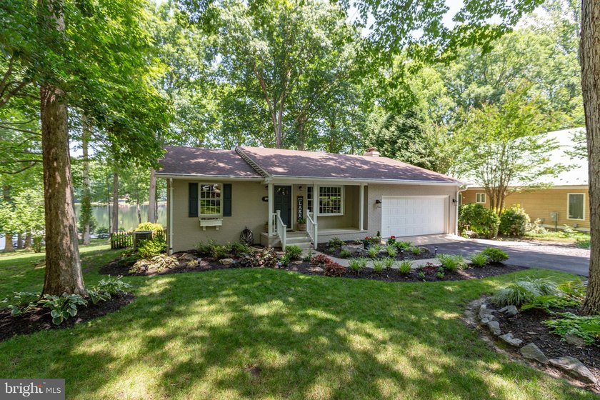 Rare Deep-Water Lakefront Living-Turnkey, Updated, and Ready for - photo 18