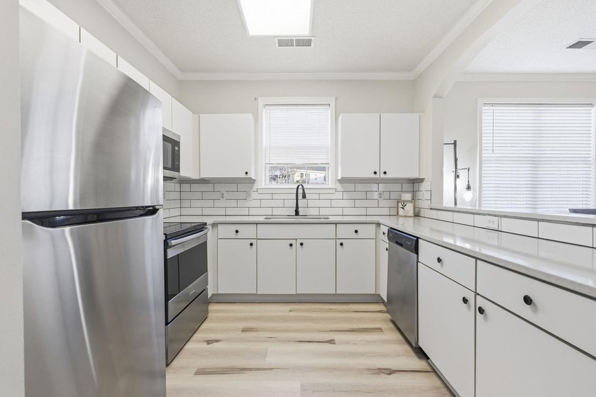 ***OPEN HOUSE Saturday May 23rd 12-2pm*** Welcome to Wedgewood - photo 9