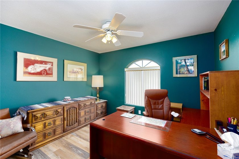 Welcome to this pristine 3BR/2BA home located on a quiet street - photo 19