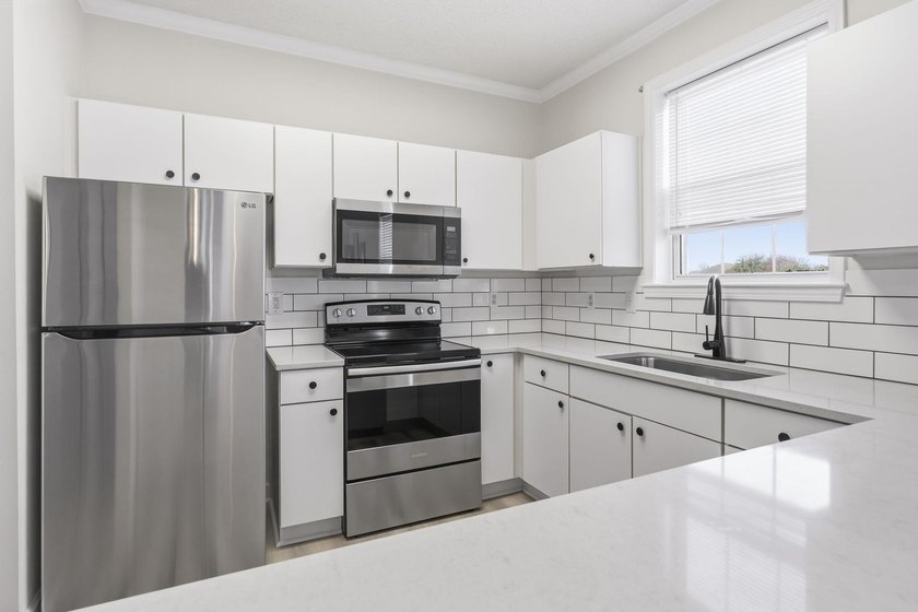 ***OPEN HOUSE Saturday May 23rd 12-2pm*** Welcome to Wedgewood - photo 10
