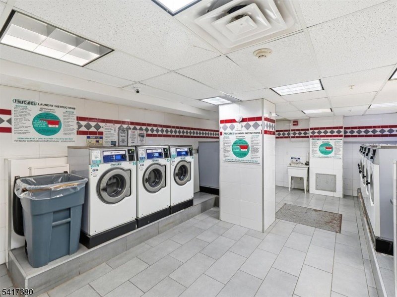 Welcome to this beautifully appointed move-in-ready condo - photo 20