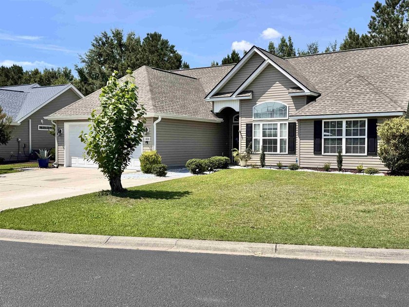 Rare Gem!!!!! This stunning, well-maintained corner home is - photo 2