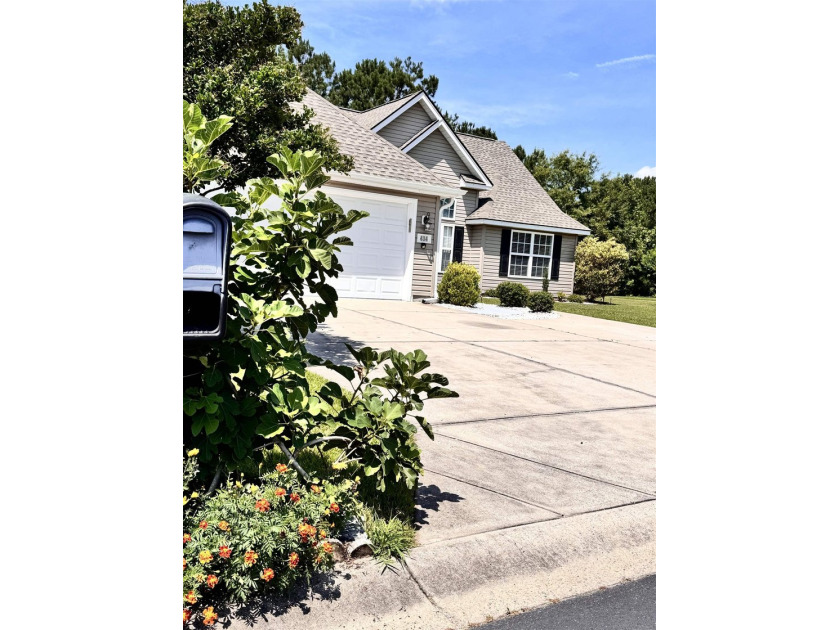 Rare Gem!!!!! This stunning, well-maintained corner home is - photo 3