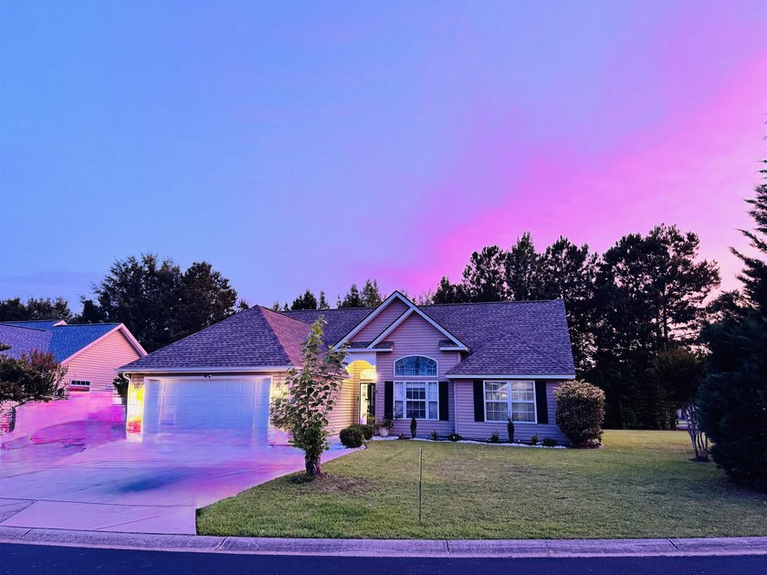 Rare Gem!!!!! This stunning, well-maintained corner home is - photo 4
