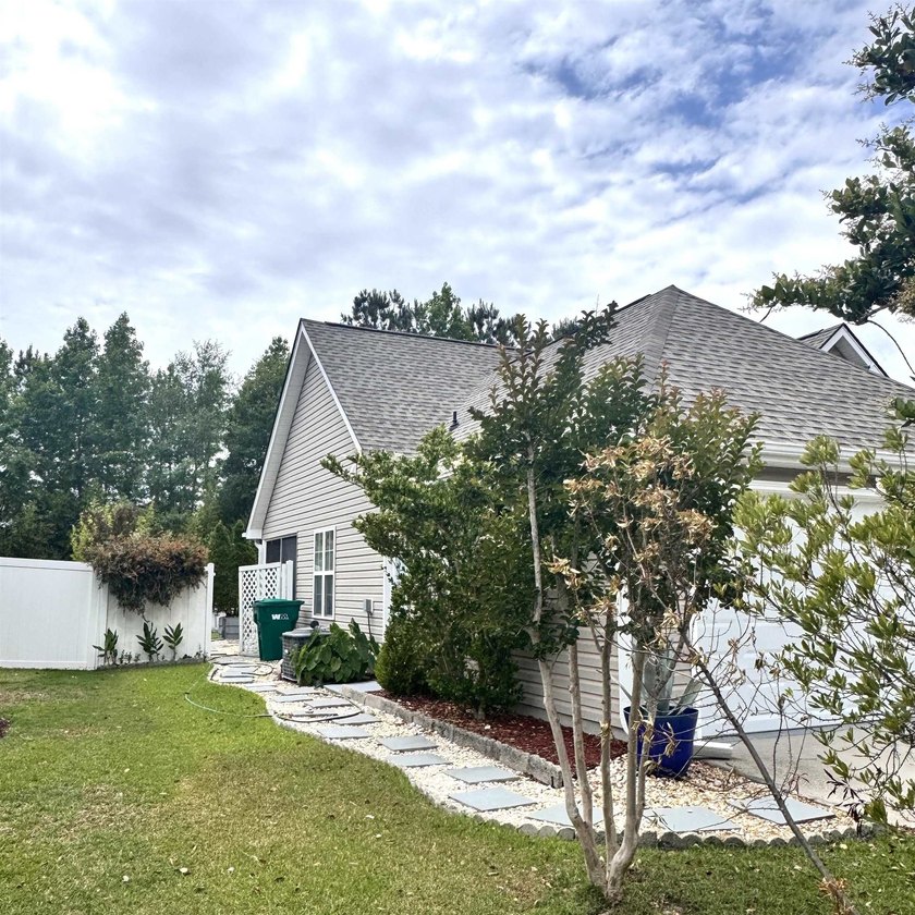 Rare Gem!!!!! This stunning, well-maintained corner home is - photo 9