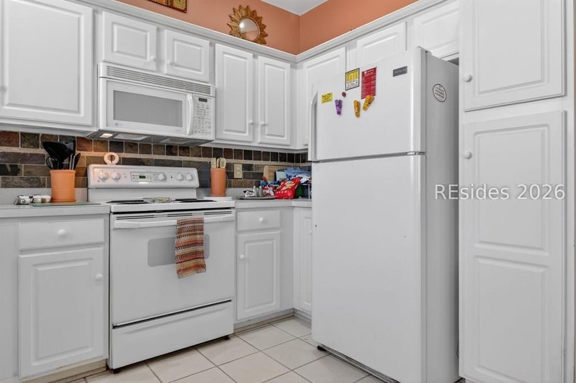 Welcome to this charming Acadia model located in the highly - photo 10