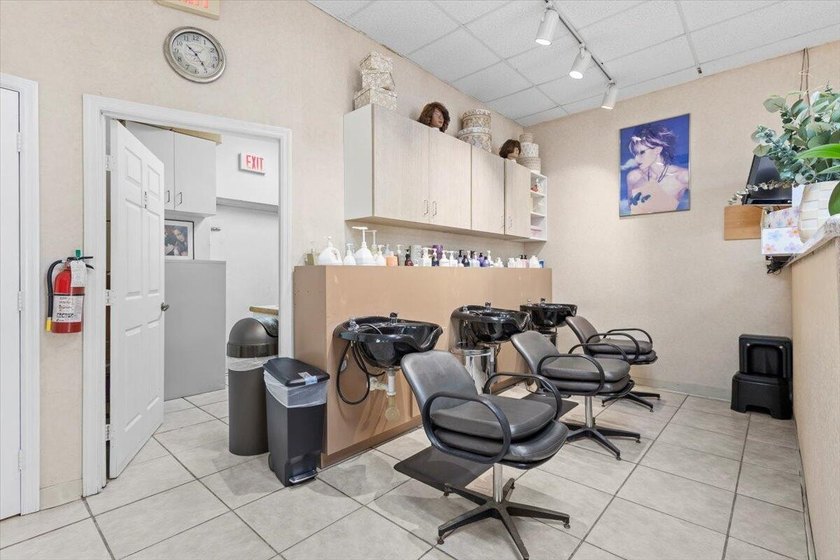 This 800 sqft retail condo is located right on Bayshore Blvd - photo 10