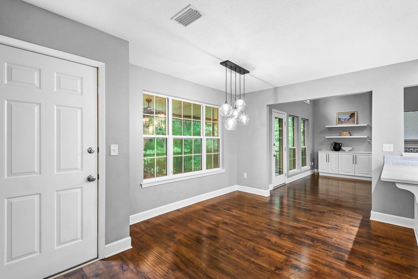 Welcome to 320 Branch Hill Park, where traditional charm meets - photo 10