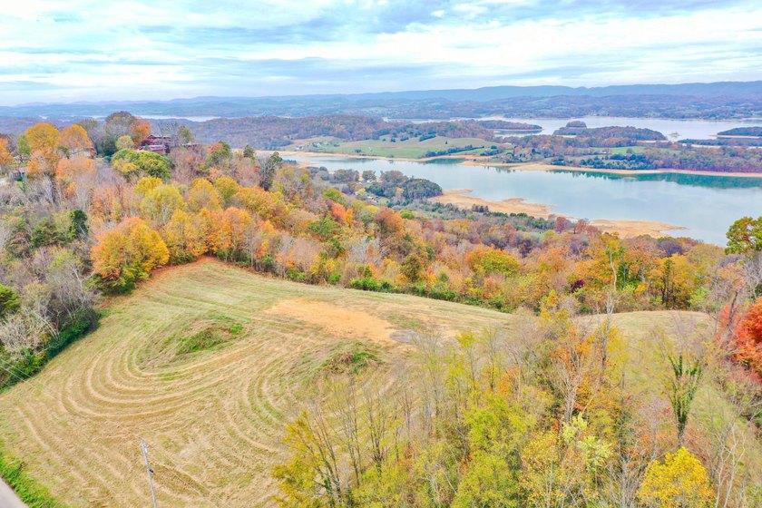 2.7 Acres of Breathtaking Cherokee Lake Views. This gorgeous - photo 5