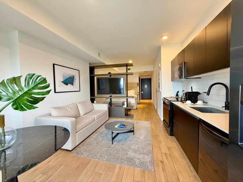 Beautiful and captivating studio on the 39th Floor at The Elser - photo 15