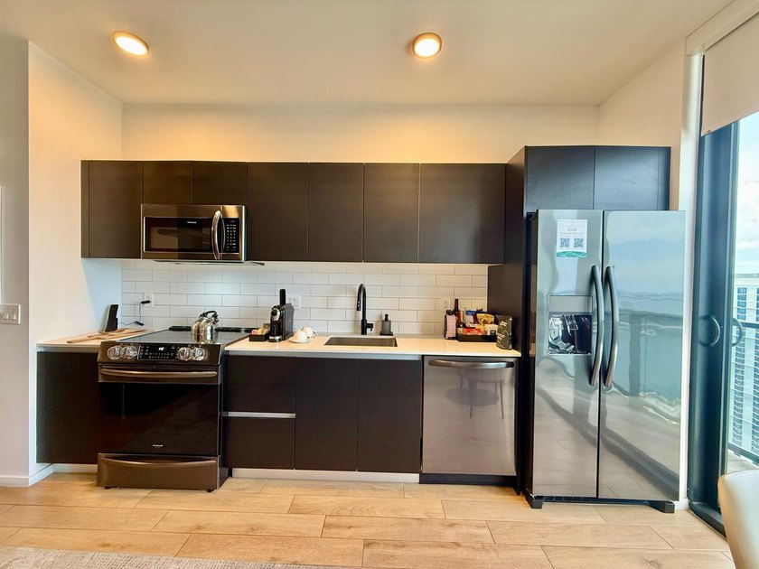 Beautiful and captivating studio on the 39th Floor at The Elser - photo 18