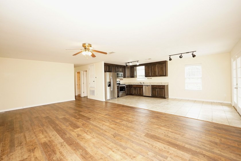 Fresh Interior Paint!! Pressure Washed!! Yard Work Done and - photo 6