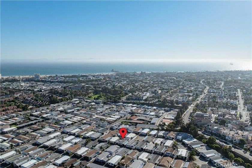 Boasting a rare, extra-large yard with a great grass area, this - photo 34