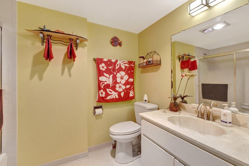 Paradise Found!!! 2nd floor 2/2 Seascape I condo in desirable - photo 17