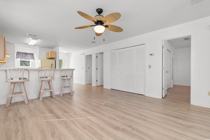Do to no fault of the seller, this condo is back on the market - photo 6
