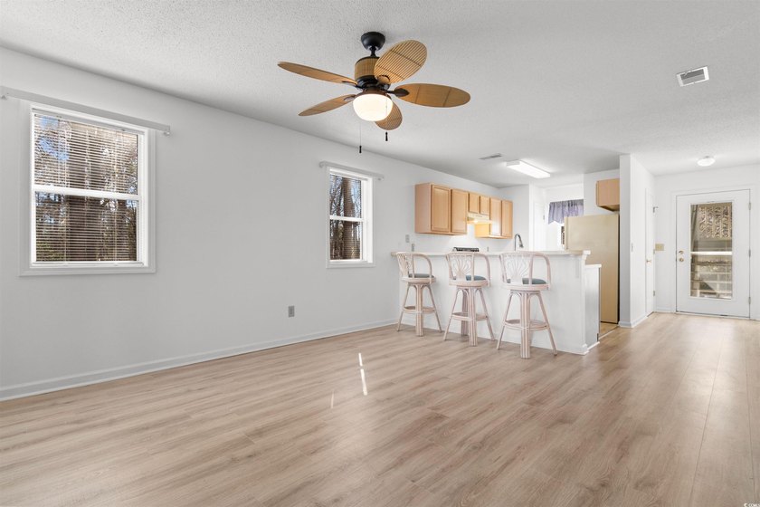 Do to no fault of the seller, this condo is back on the market - photo 7